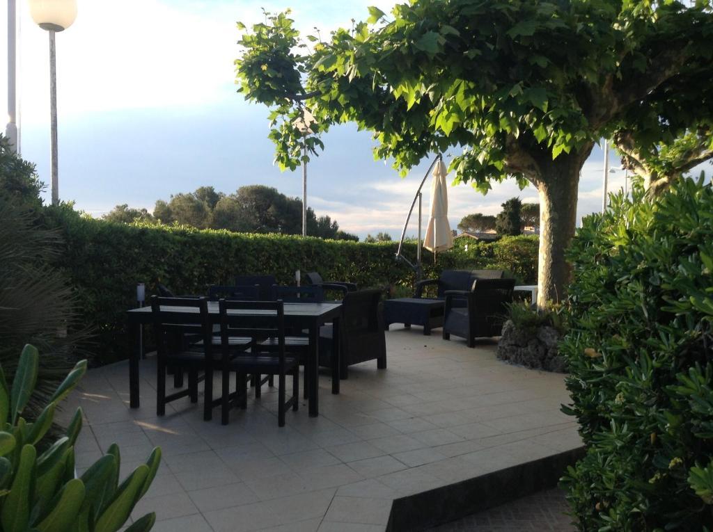 Fréjus Hotel La Caravelle מראה חיצוני תמונה